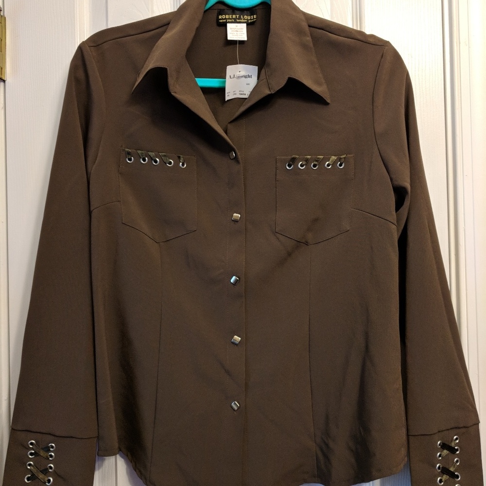 NWT-ROBERT LOUIS LACE-UP SLEEVE BLOUSE SIZE MEDIUM